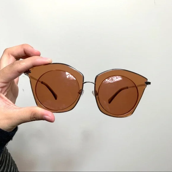 New Zac Posen Benita Sunglasses display picture 3